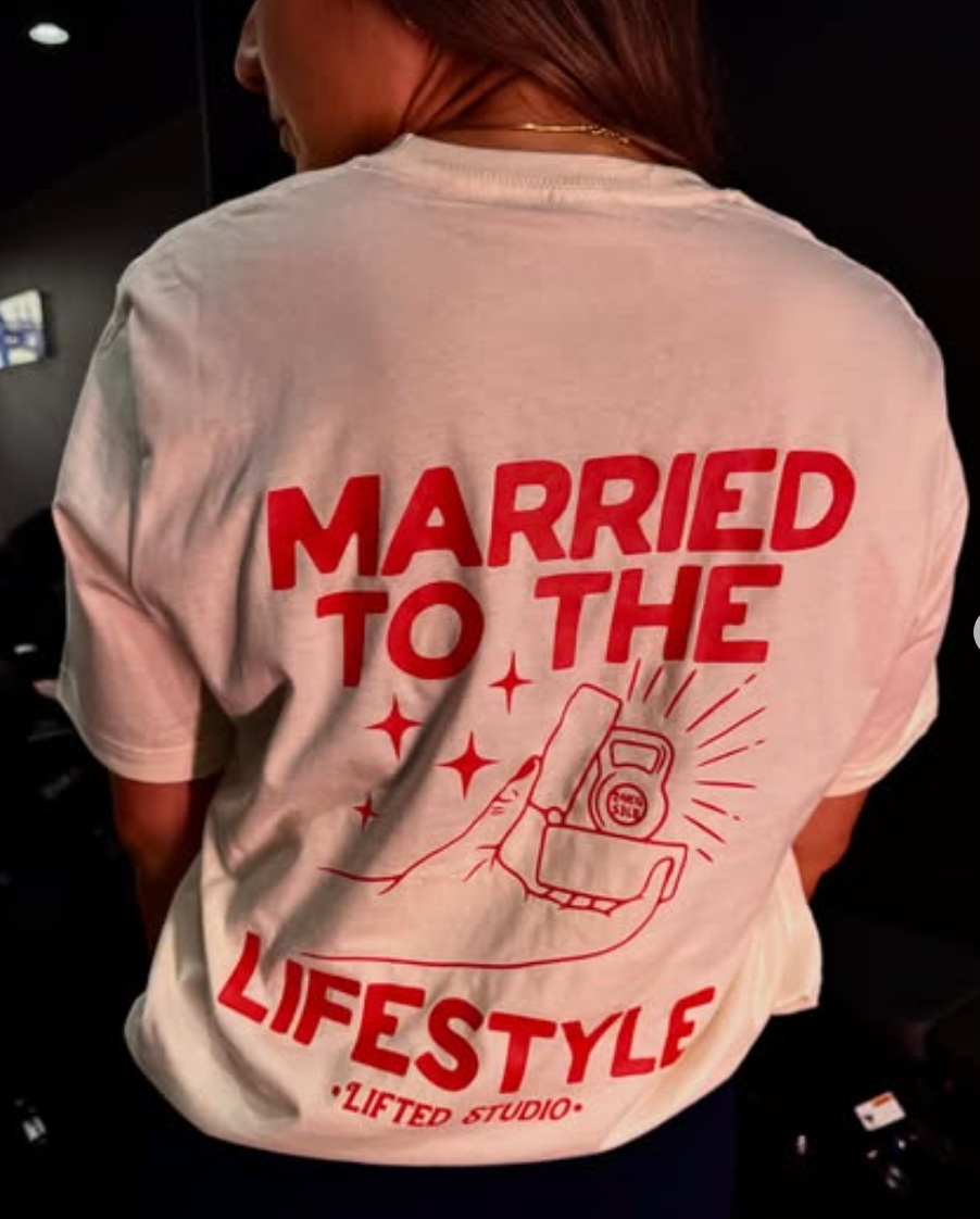 Married to the Lifestyle - T-Shirt