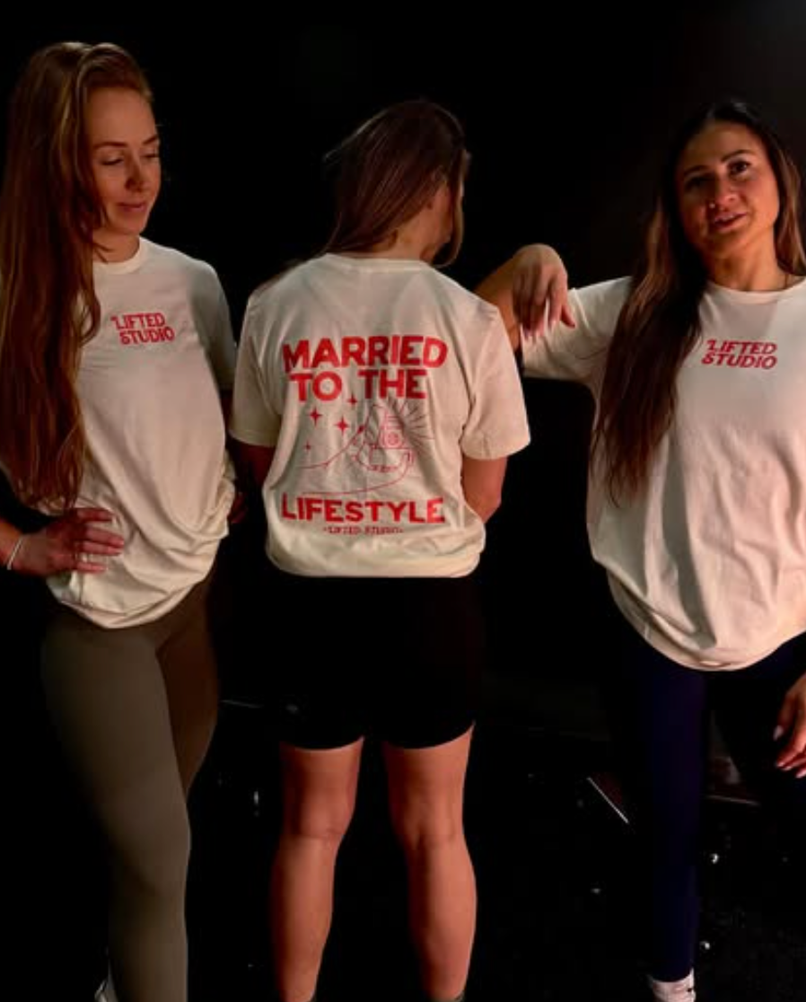Married to the Lifestyle - T-Shirt